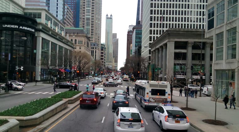 Blick auf die Magnificent Mile in Chicago in den USA. Eine Einkaufsstraße im Herzen Chicagos.